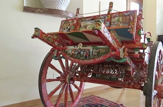 Carretto Siciliano della collezione Muscà in un noto albergo di Taormina