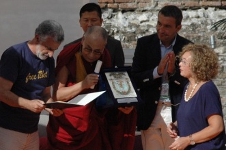 Dalai Lama 1 a Taormina