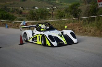  (Emanuele Schllace su Radical SR4) Foto da comunicato di Mario Gallà 