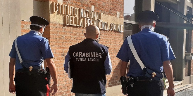 foto Carabinieri reddito cittadinanza