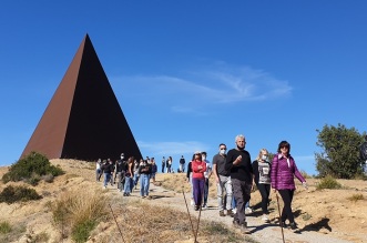 Piramide 38° Parallelo Mauro Staccioli (2)